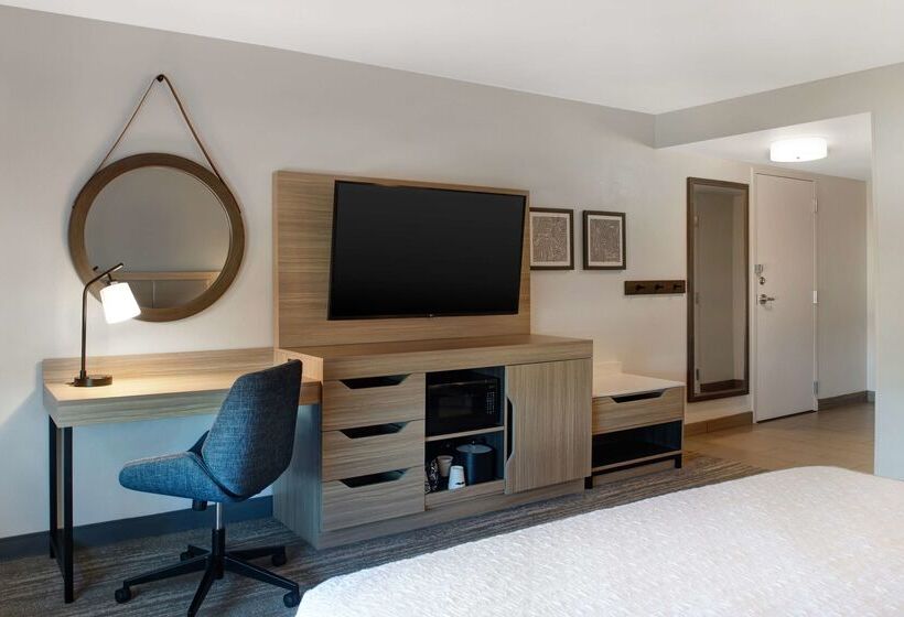 فندق Hampton Inn Anderson/ Alliance Business Park