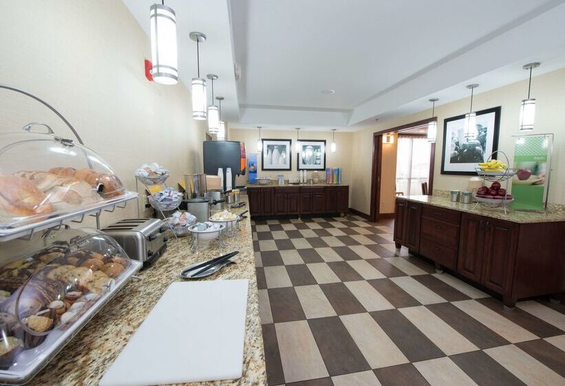 בית מלון כפרי Hampton Inn Bismarck