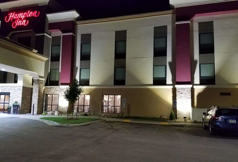 בית מלון כפרי Hampton Inn Bismarck