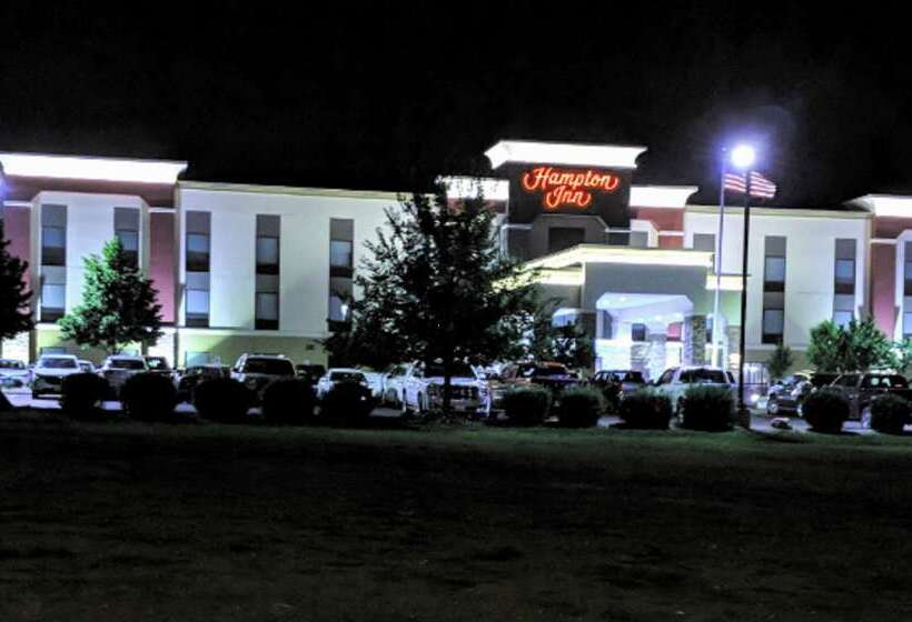 בית מלון כפרי Hampton Inn Bismarck