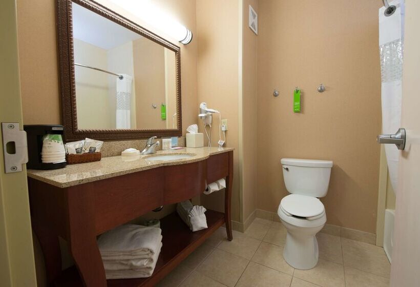 בית מלון כפרי Hampton Inn Bismarck