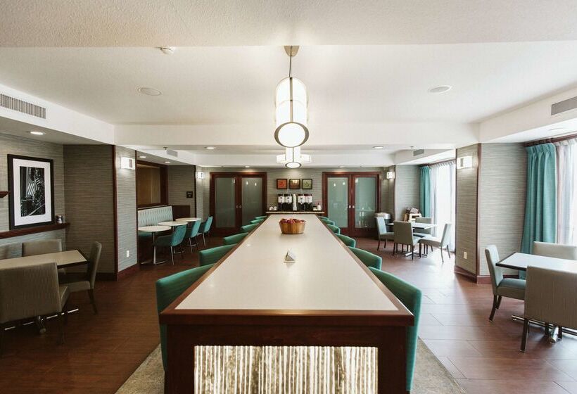 בית מלון כפרי Hampton Inn Bismarck