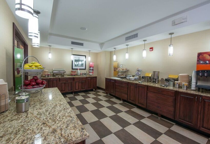 בית מלון כפרי Hampton Inn Bismarck