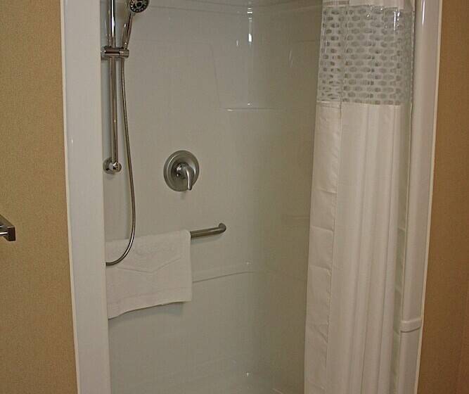 فندق Hampton Inn By Hilton North Bay