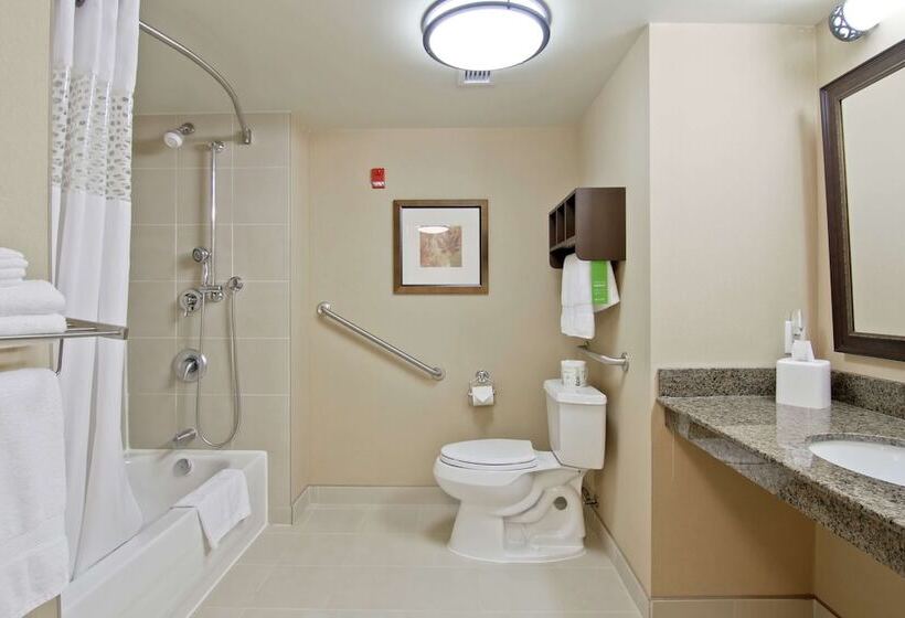 فندق Hampton Inn By Hilton North Bay