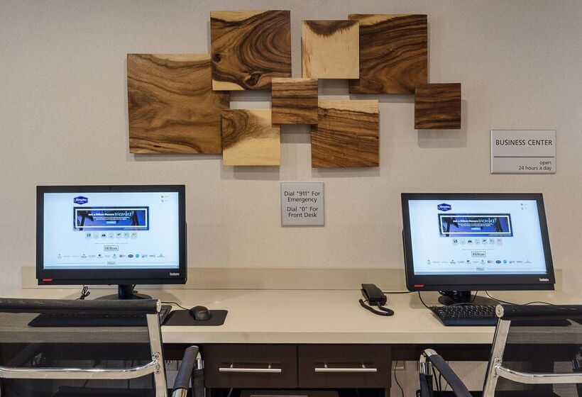 فندق Hampton Inn Covington