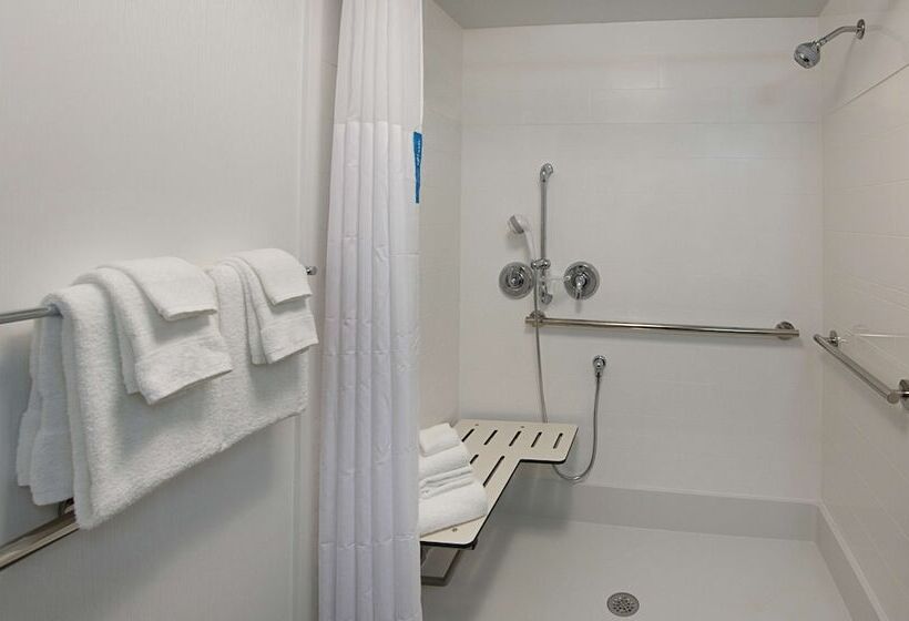 فندق Hampton Inn Covington