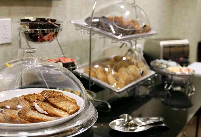 فندق Hampton Inn By Hilton Fort Saskatchewan