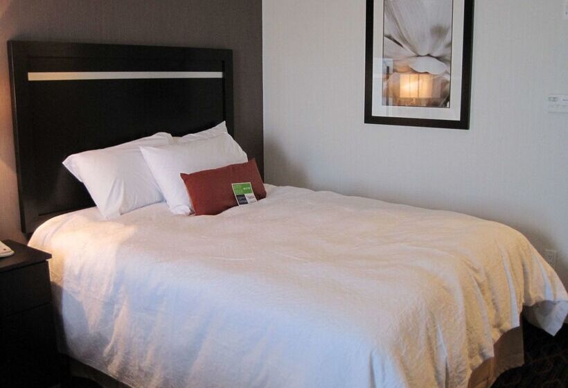 فندق Hampton Inn By Hilton Fort Saskatchewan
