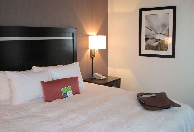 فندق Hampton Inn By Hilton Fort Saskatchewan