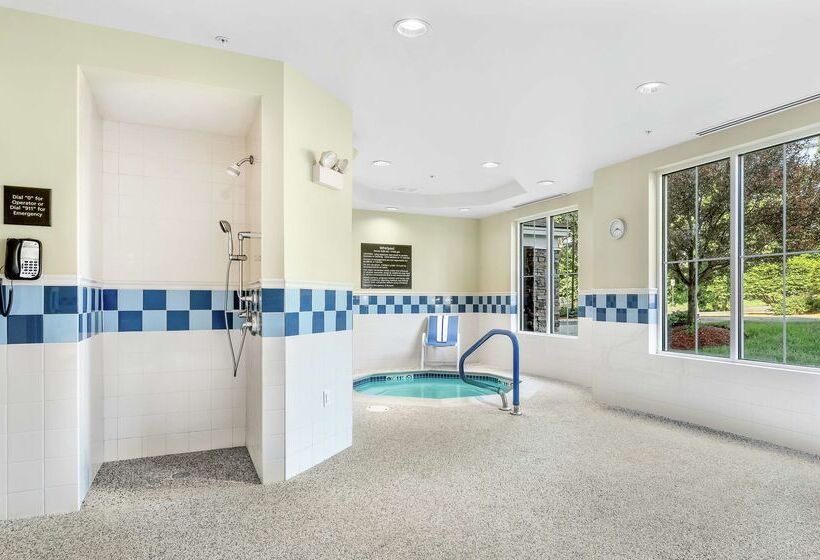 هتل Hampton Inn Nashua