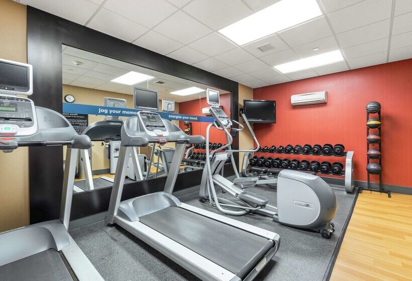 هتل Hampton Inn Nashua