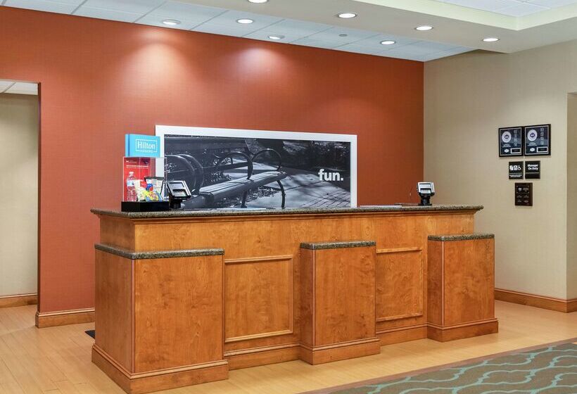 هتل Hampton Inn Nashua
