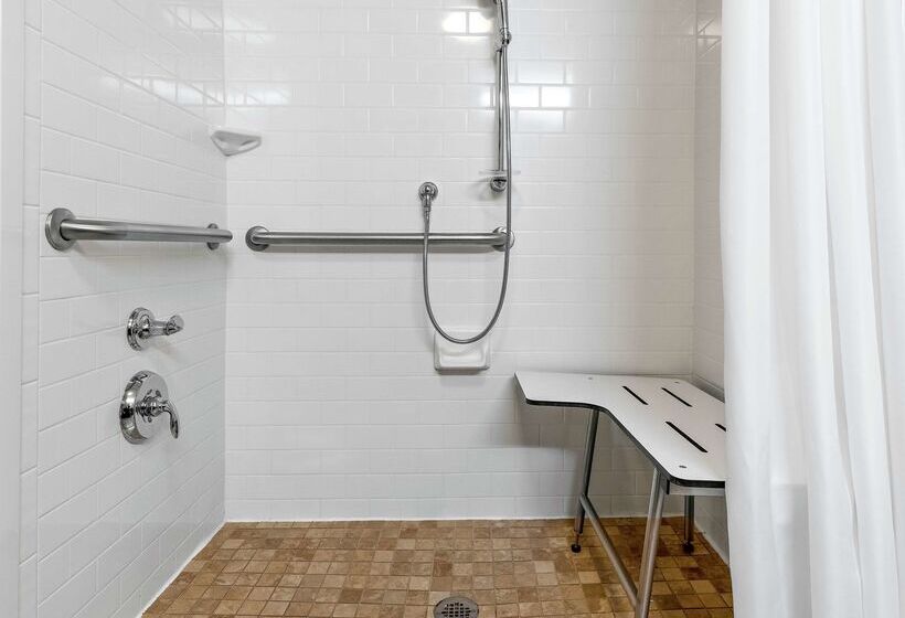 هتل Hampton Inn Nashua