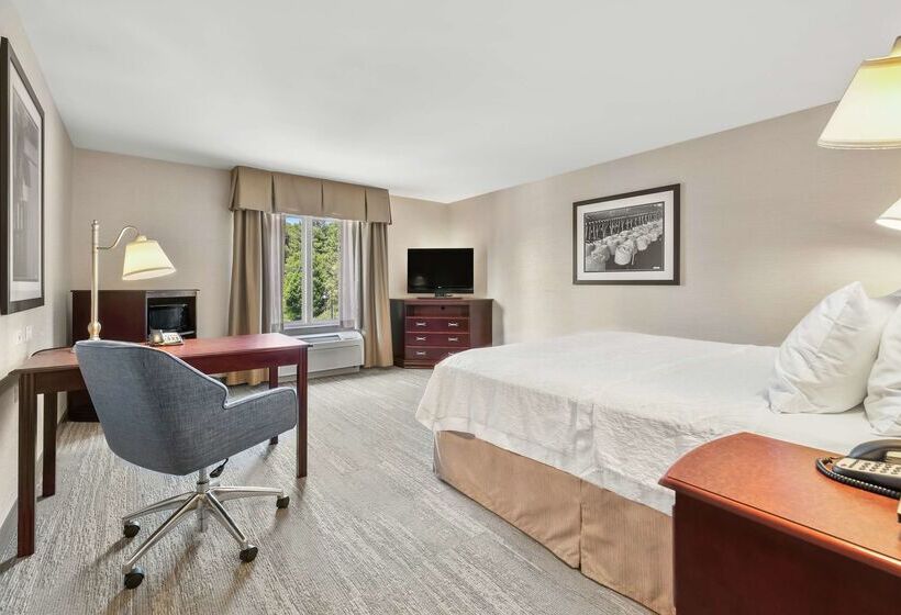 هتل Hampton Inn Nashua