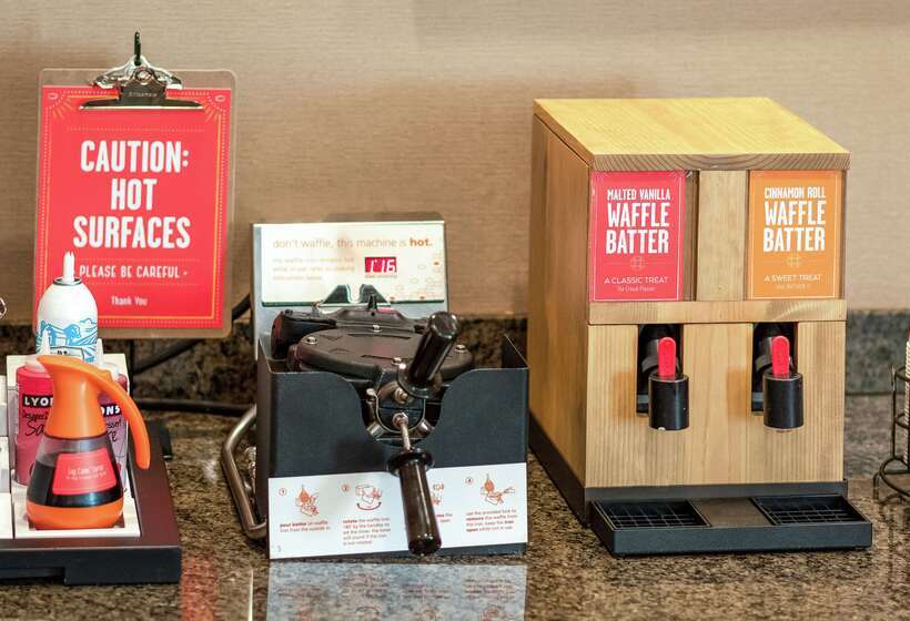 هتل Hampton Inn Nashua