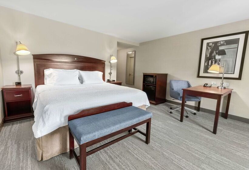 هتل Hampton Inn Nashua