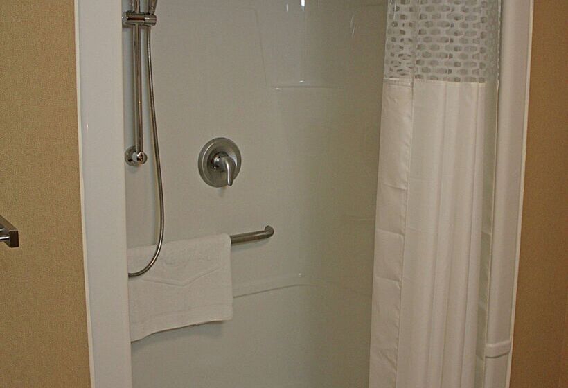 فندق Hampton Inn By Hilton North Bay