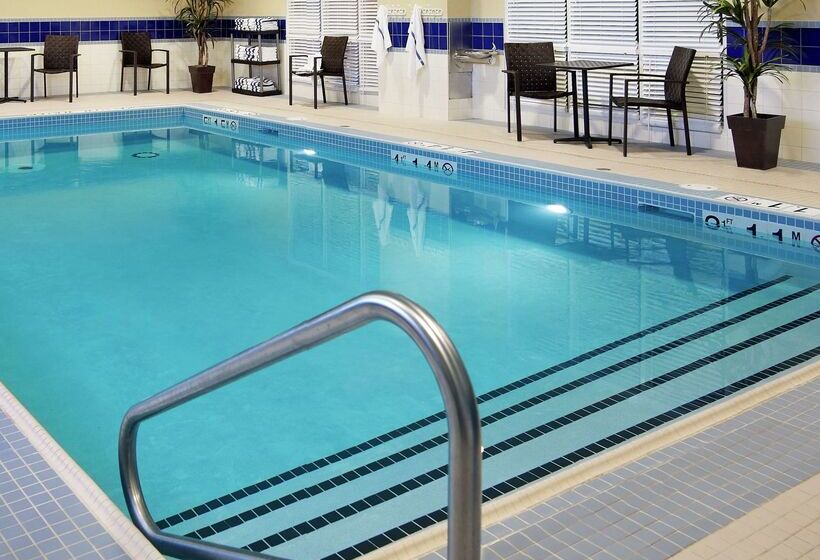 فندق Hampton Inn By Hilton North Bay