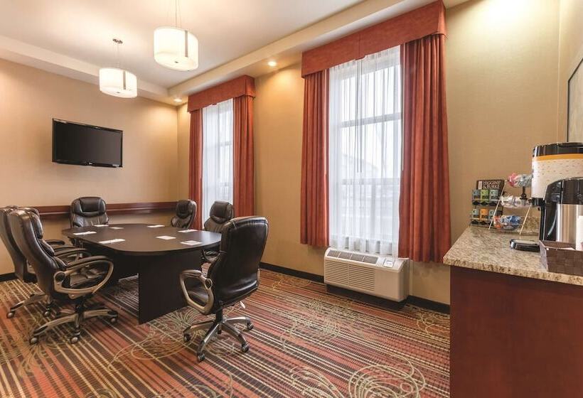 فندق Hampton Inn By Hilton Edmonton/south, Alberta, Canada