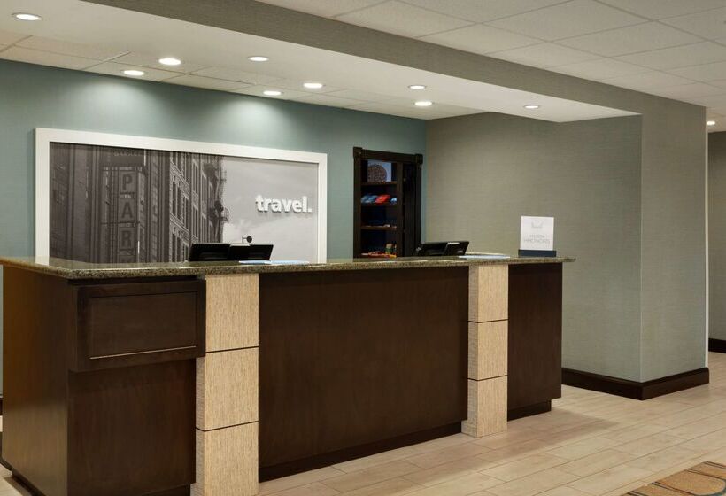Отель Hampton Inn & Suites Birmingham East Irondale