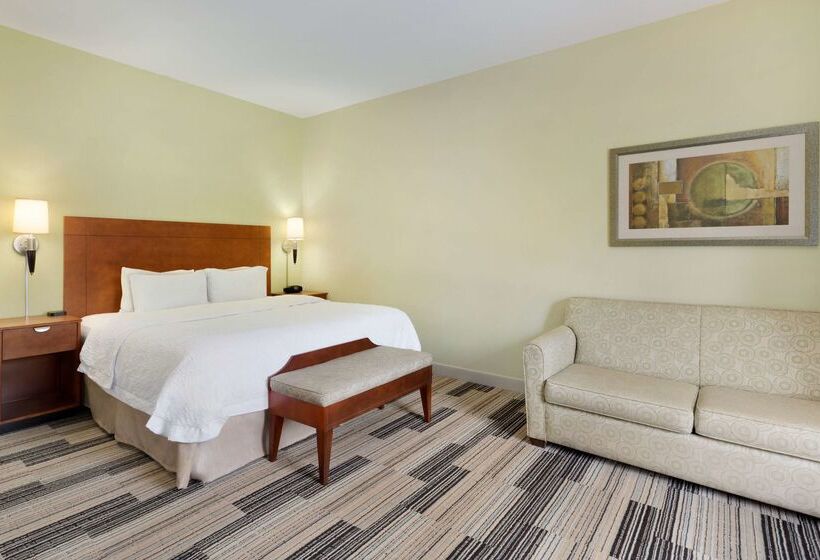 Отель Hampton Inn & Suites Birmingham East Irondale