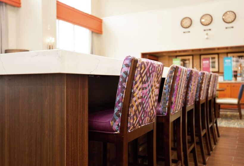 فندق Hampton Inn & Suites Barrie