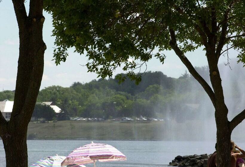 فندق Hampton Inn & Suites Barrie