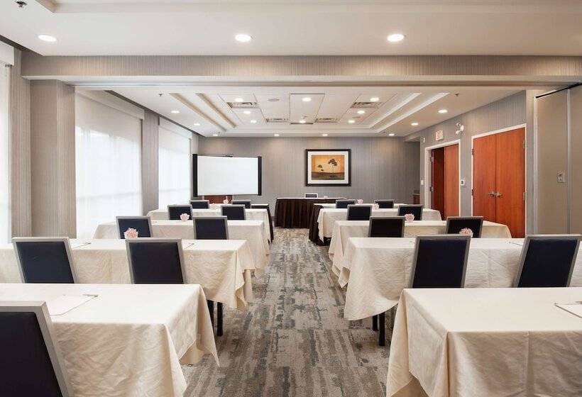 فندق Hampton Inn & Suites Barrie