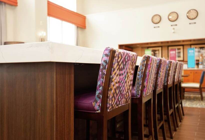 فندق Hampton Inn & Suites Barrie