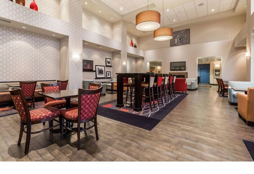 فندق Hampton Inn & Suites By Hilton Lethbridge