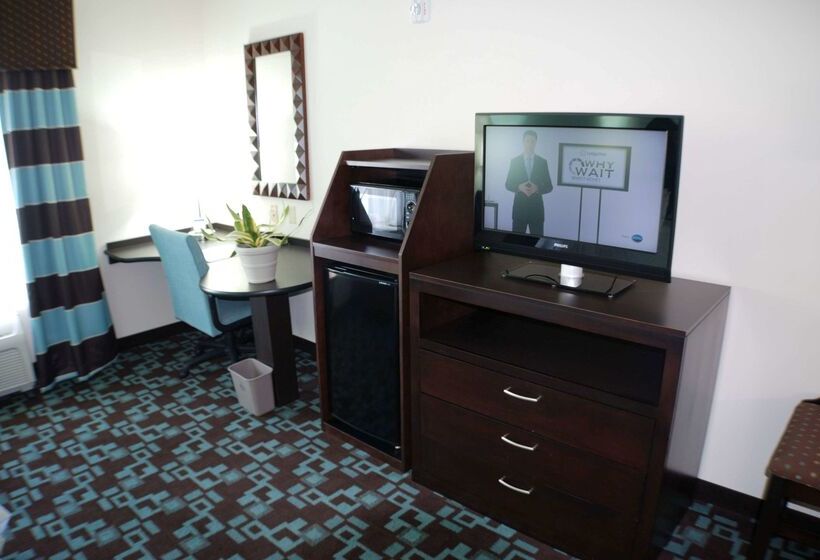 هتل Hampton Inn & Suites Nashville @ Opryland