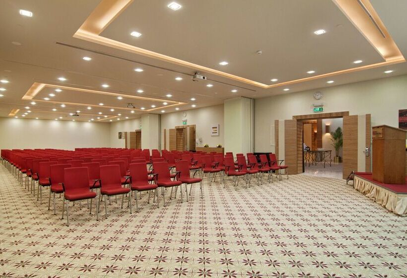 בית מלון כפרי Hilton Garden Inn Riyadh Olaya