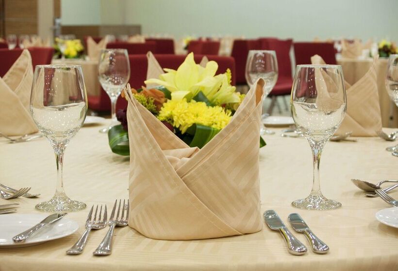 בית מלון כפרי Hilton Garden Inn Riyadh Olaya