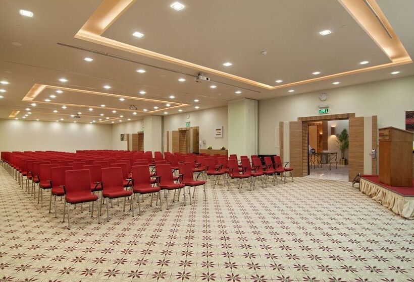 בית מלון כפרי Hilton Garden Inn Riyadh Olaya