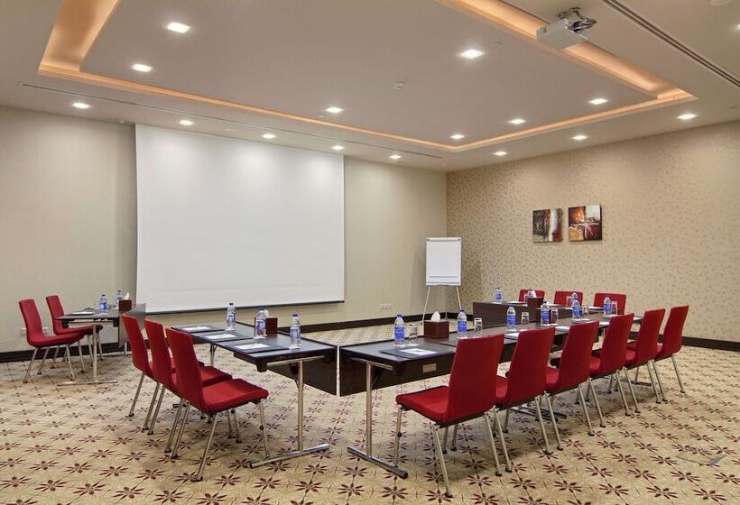 בית מלון כפרי Hilton Garden Inn Riyadh Olaya