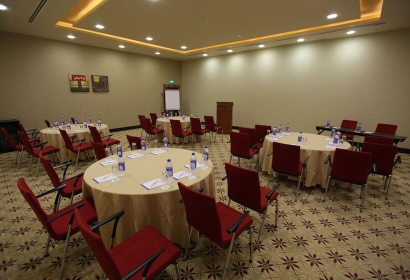 בית מלון כפרי Hilton Garden Inn Riyadh Olaya