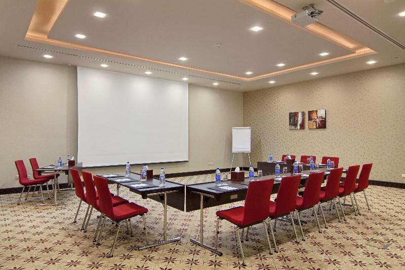 בית מלון כפרי Hilton Garden Inn Riyadh Olaya