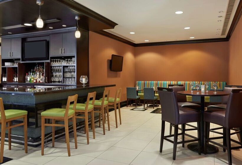 ホテル Hilton Garden Inn Toronto Airport West/mississauga