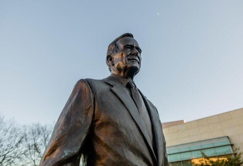 فندق Holiday Inn Express & Suites College Station, An Ihg