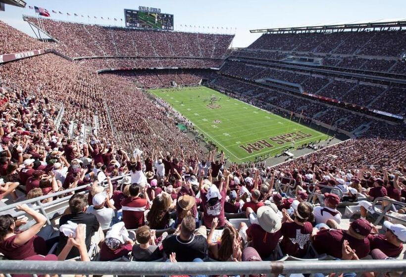 فندق Holiday Inn Express & Suites College Station, An Ihg