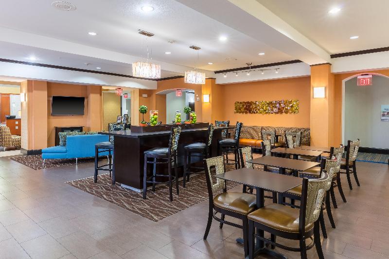 Holiday Inn Express Hotel & Suites Dallas West, An Ihg