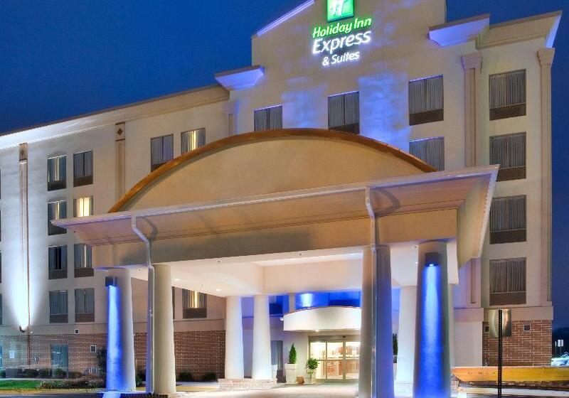Holiday Inn Express Hotel & Suites Fredericksburg, An Ihg