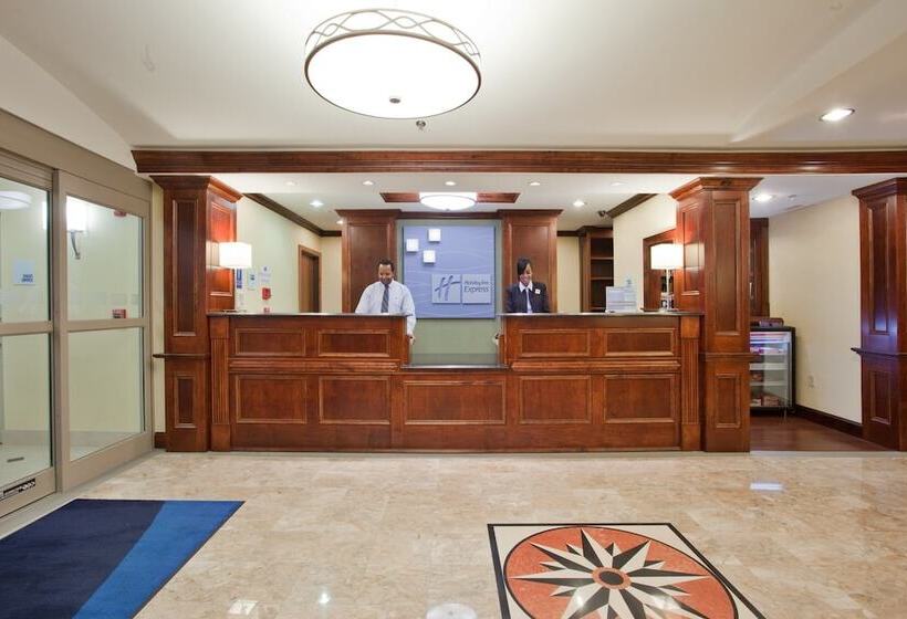 Holiday Inn Express Hotel & Suites Fredericksburg, An Ihg