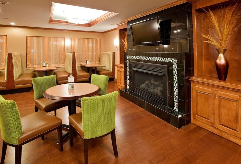 Holiday Inn Express Hotel & Suites Fredericksburg, An Ihg