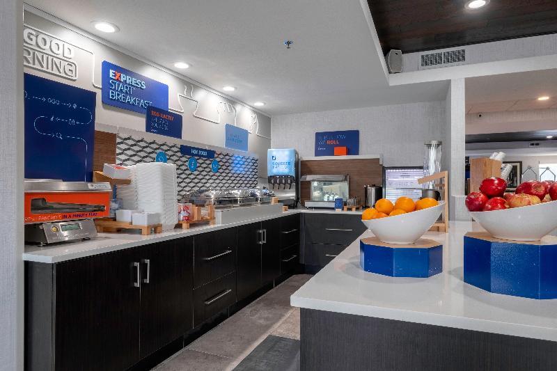 Holiday Inn Express Hotel & Suites Petersburg/dinwiddie, An Ihg