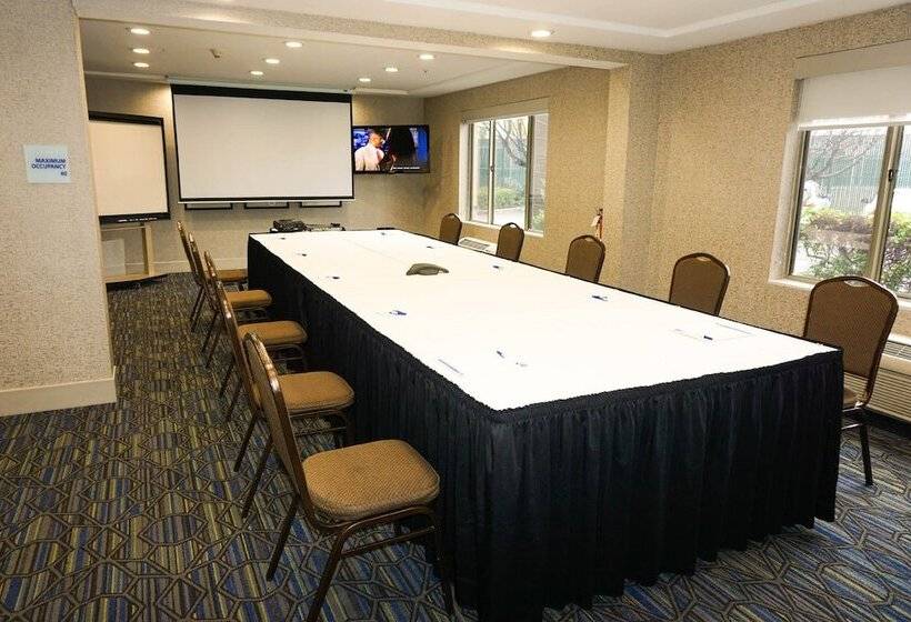 호텔 Holiday Inn Express Fremont   Milpitas Central, An Ihg