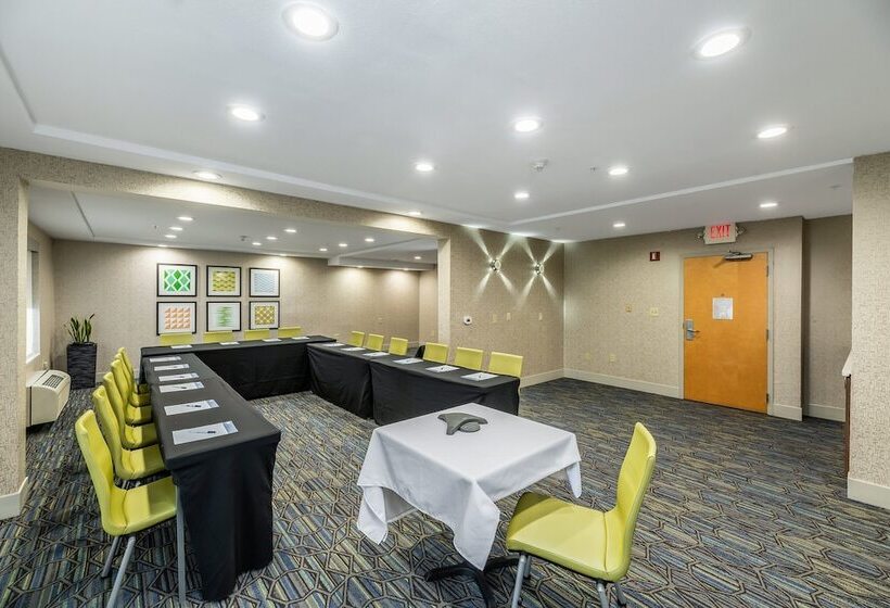 호텔 Holiday Inn Express Fremont   Milpitas Central, An Ihg