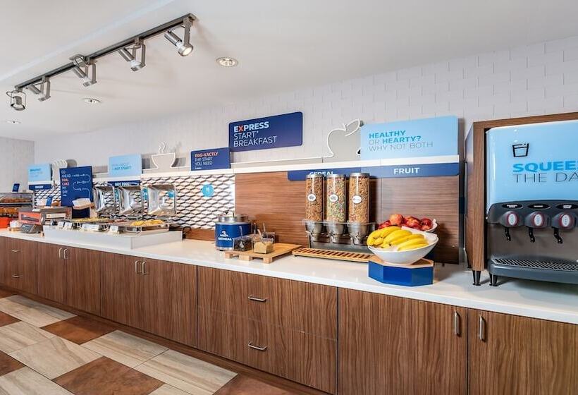 호텔 Holiday Inn Express Fremont   Milpitas Central, An Ihg