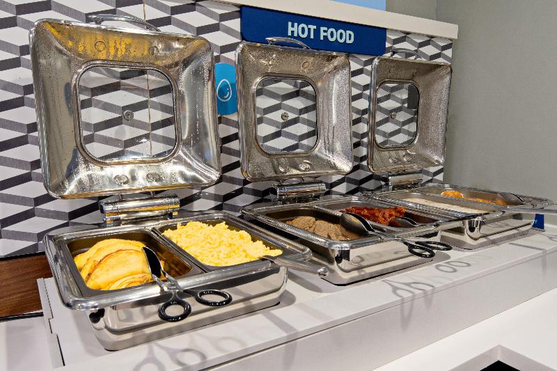 בית מלון כפרי Holiday Inn Express Fresno South, An Ihg